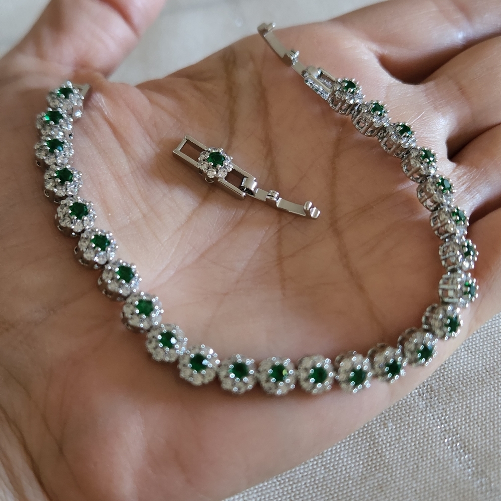 New 925 Silver Round Cut Emerald Diamond Flower Bracelet for Women